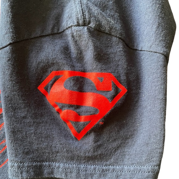 Superman graphic tee DC comics - Picture 3 of 3